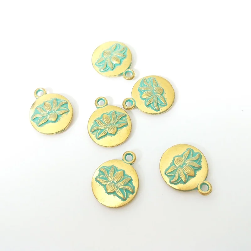 15pcs/bag 8*12MM Round Retro Patina Plated Zinc Alloy Green Lotus Charms Flowers Pendants For DIY Jewelry Accessories | Украшения и
