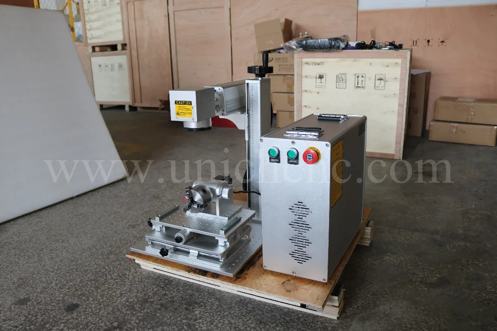 UNICHCNC популярная Лазерная cnc 20 Вт волоконная лазерная маркировочная машина |