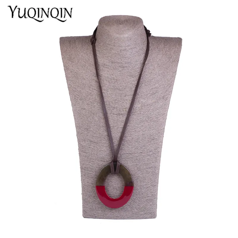 

Classic Fashion Acrylic Necklaces Women With Big Resin Round Geometric Pink Pendant Long Leather Chains Necklace Gifts Jewelry