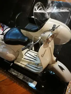 NEWRAY 1/6 масштаб игрушки, модели мотоциклов VESPA 150 VLIT скутер и коляска литой металлический мотоцикл модель ручной работы игрушка для коллекции, подарок