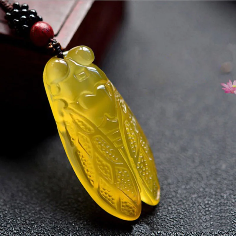 

Natural Chalcedony Cicada Pendant Necklace Drop Shipping Hand-carved Lucky Amulet Lovers Necklace For Men And Women