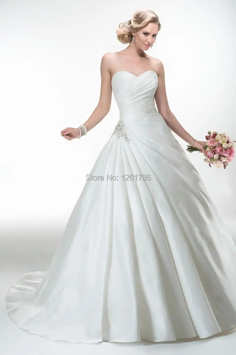 2015 Elegant A-Line Simple Wedding Dresses With Sweetheart Satin Crystals Covered Buttons Chapel Train Formal Bridal Gowns | Свадьбы и
