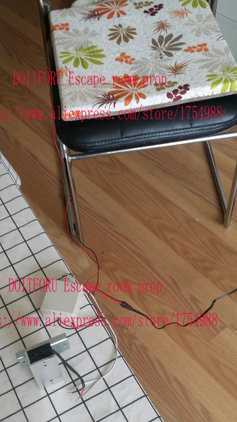Реквизит для игрового стула побега в комнате Сядьте чтобы открыть замок или свет