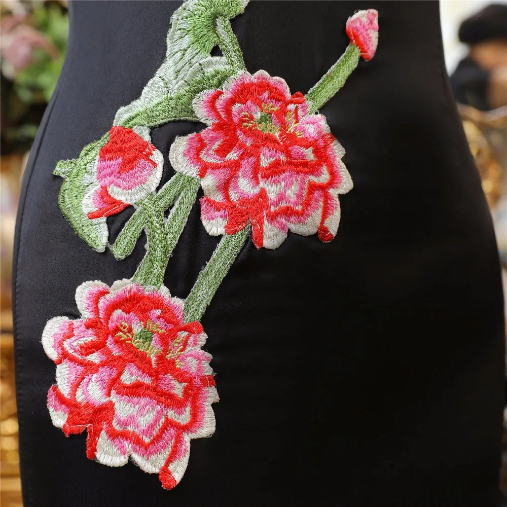 

Shanghai Story Lace qipao Long cheongsam flower embroidery dress Folk Style Dress Sleeveless Chinese Oriental Dress for woman