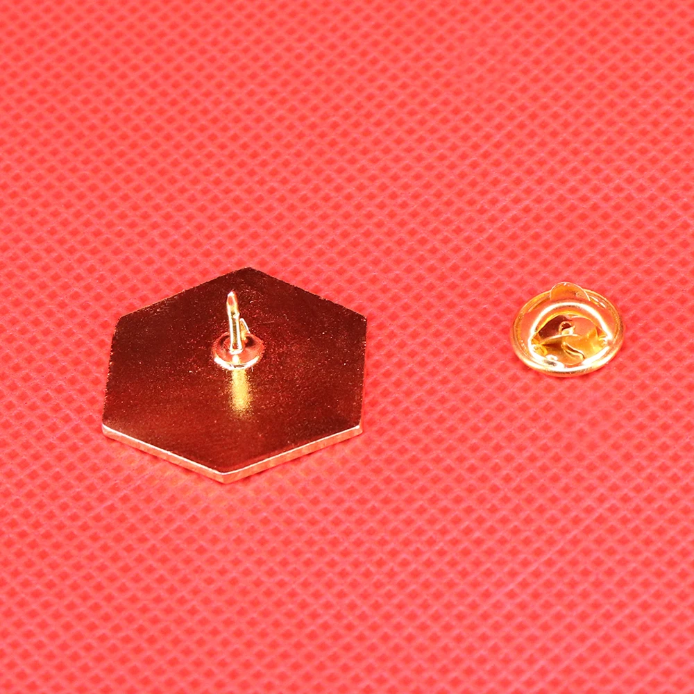 Эмалированная брошь с эмалированным покрытием D20 для игры в ролевой игре