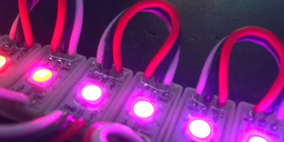 SK6812-RGBW(cool white) addressable led pixel moduleDC5V inputIP68 ratedsize:20mm*12mm*4.5mm0.4W30pcs a string | Лампы и освещение