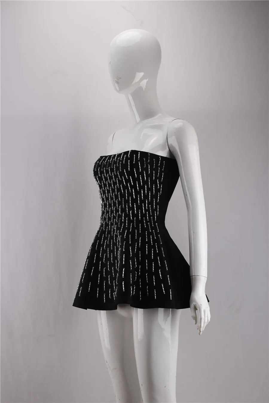 Летняя женская одежда с баской Повседневная модная черная без рукавов бретелек