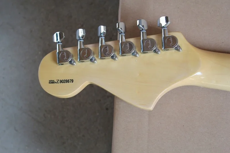 Классический клен Groove гриф с синхронизированной tremolo большой гриф подписи белый ST электрогитара-15-9