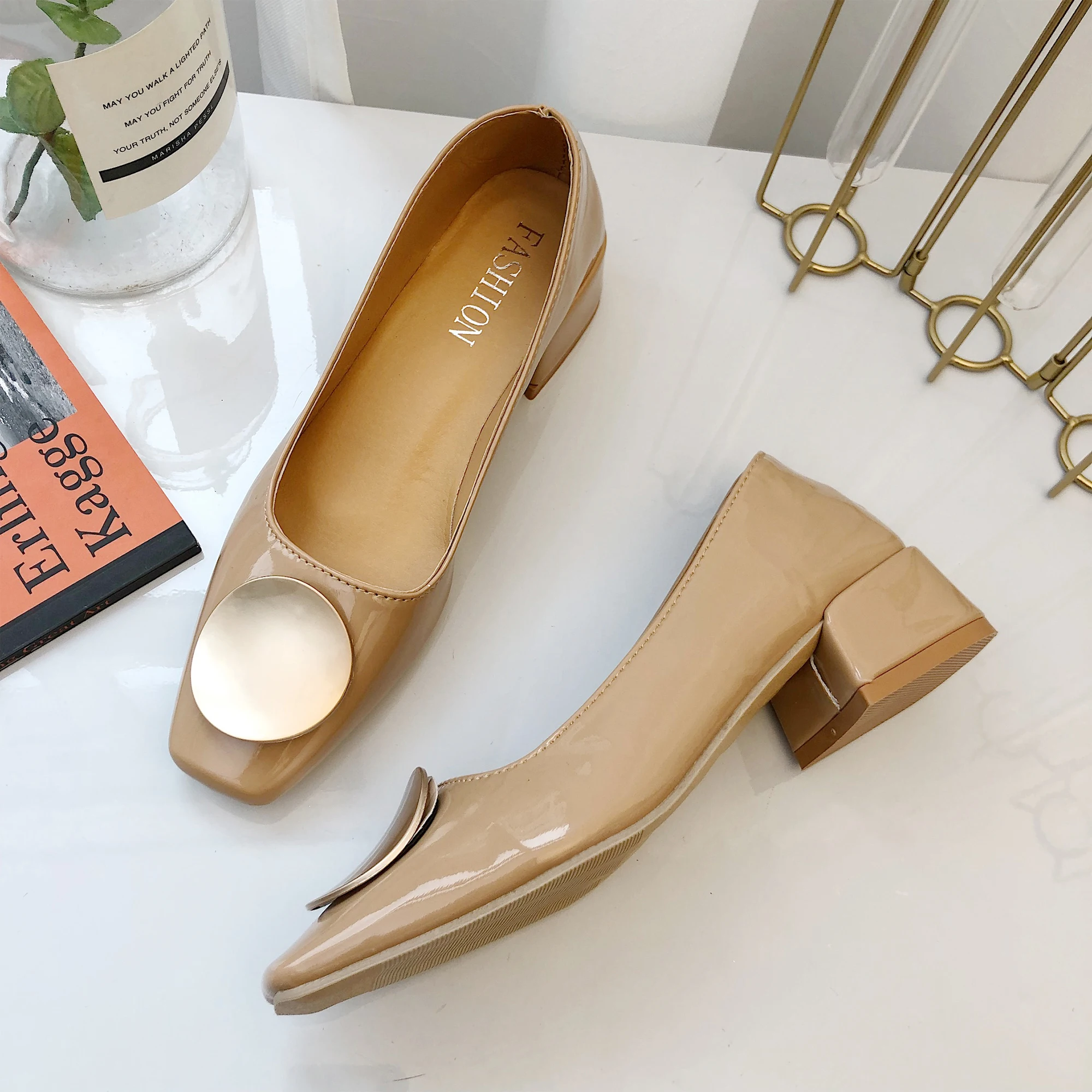 Женские кожаные туфли на среднем каблуке свадебные с квадратным носком рабочая