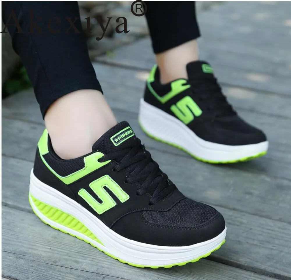 Akexiya/женские кроссовки на танкетке спортивная обувь с дышащей сеткой женская для