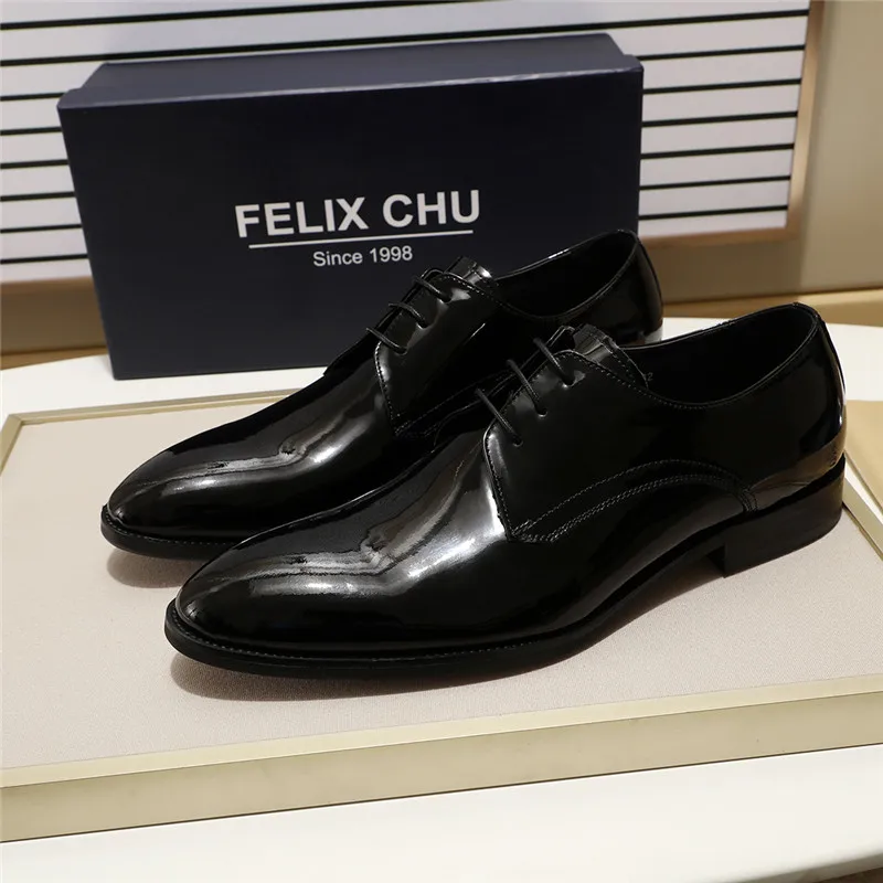 Туфли дерби мужские из лакированной кожи деловые туфли на шнуровке заостренный