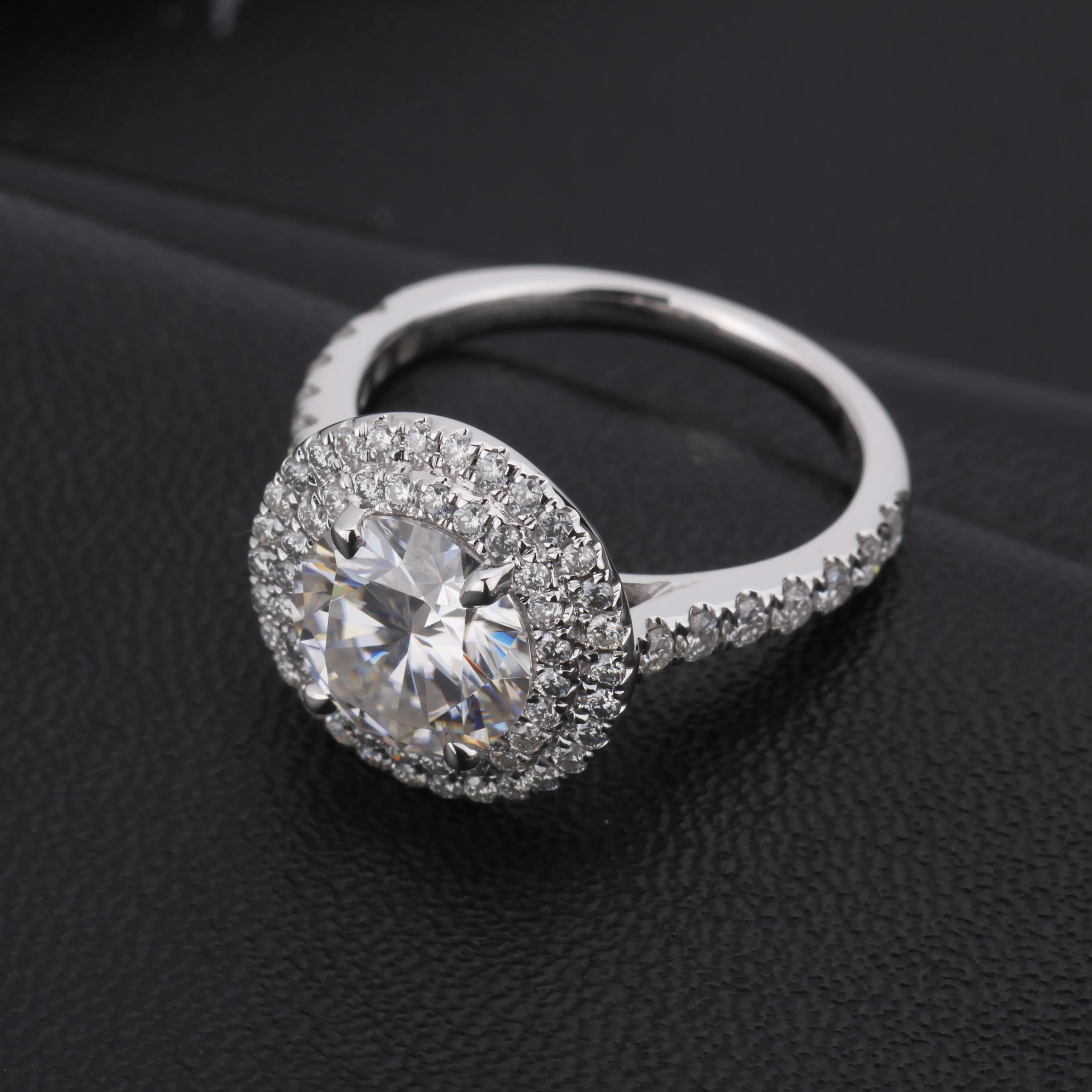 Роскошное 4 когти Твердое 18K Белое Золото 1.5ct круглое Moissanite бриллиантовое