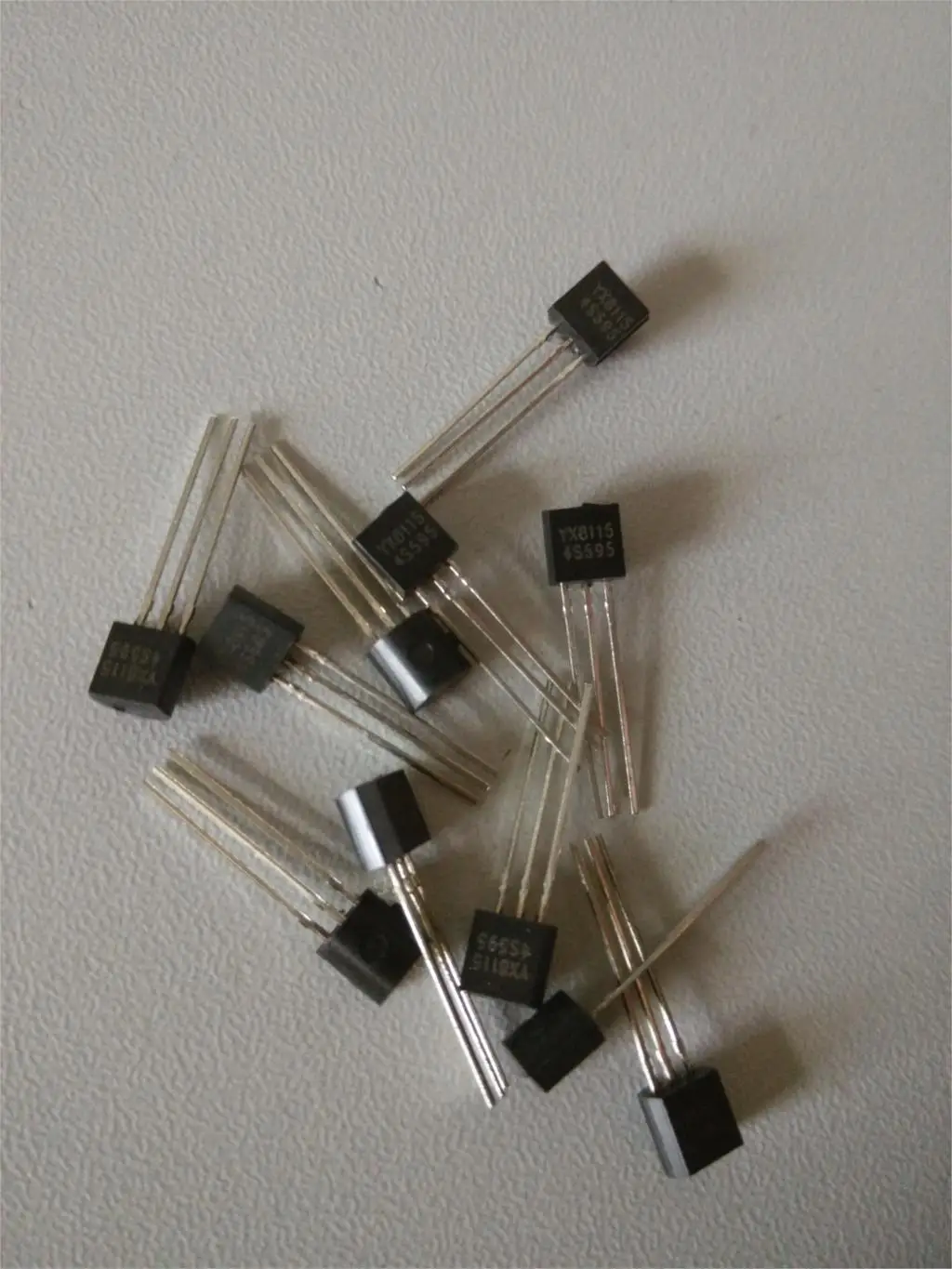 

10pcs/lot New stock HH004F Transistor TO92 1K=120 yuan