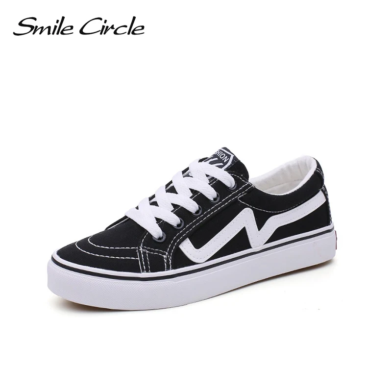 Модные женские кроссовки со смайликом сезон весна-лето очень мягкая
