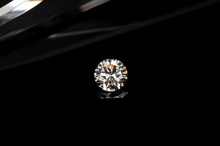 VV1 прозрачный дизайнерский 0.5ct подлинный сертификат свободный цвет диаметром 5 мм