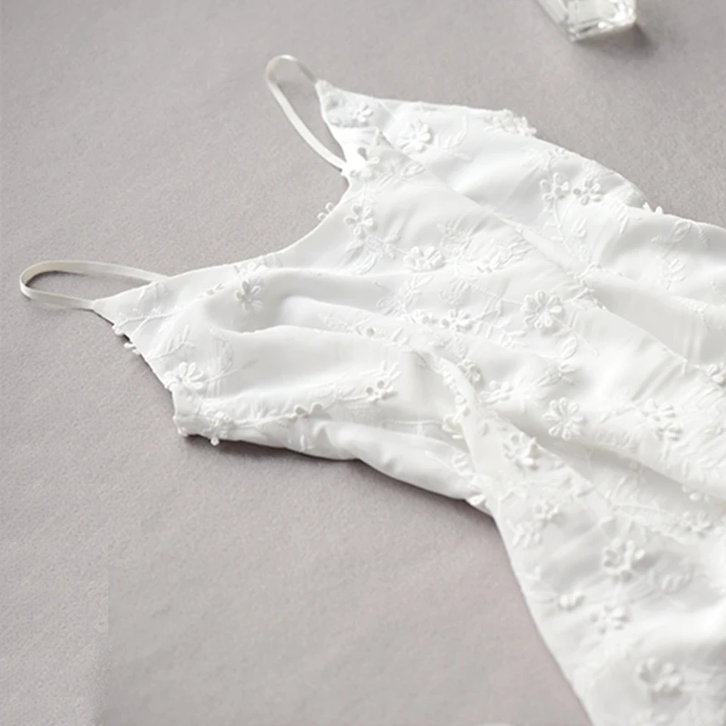 summer fashion Chiffon sleeveless O-Neck Tops Tees women white Vintage Loose Embroidery Tops Vest Casual Hollow Out Tops women
