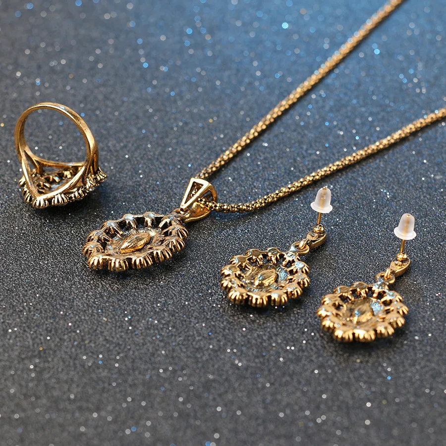 Комплект вечерние колье серёг и кольца с кристаллами|necklace box|earring boxnecklace dragon |