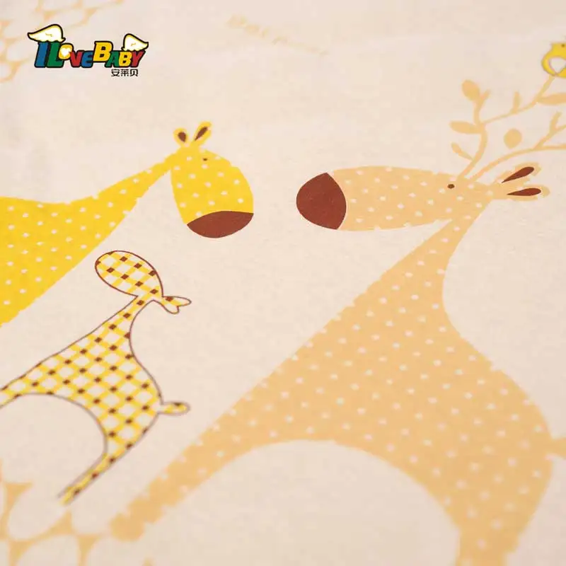 Ребенок держит чистый цветной хлопок осенью и зимой детские одеяла утолщение