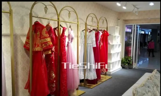 

European-style iron art wedding dress display rack
