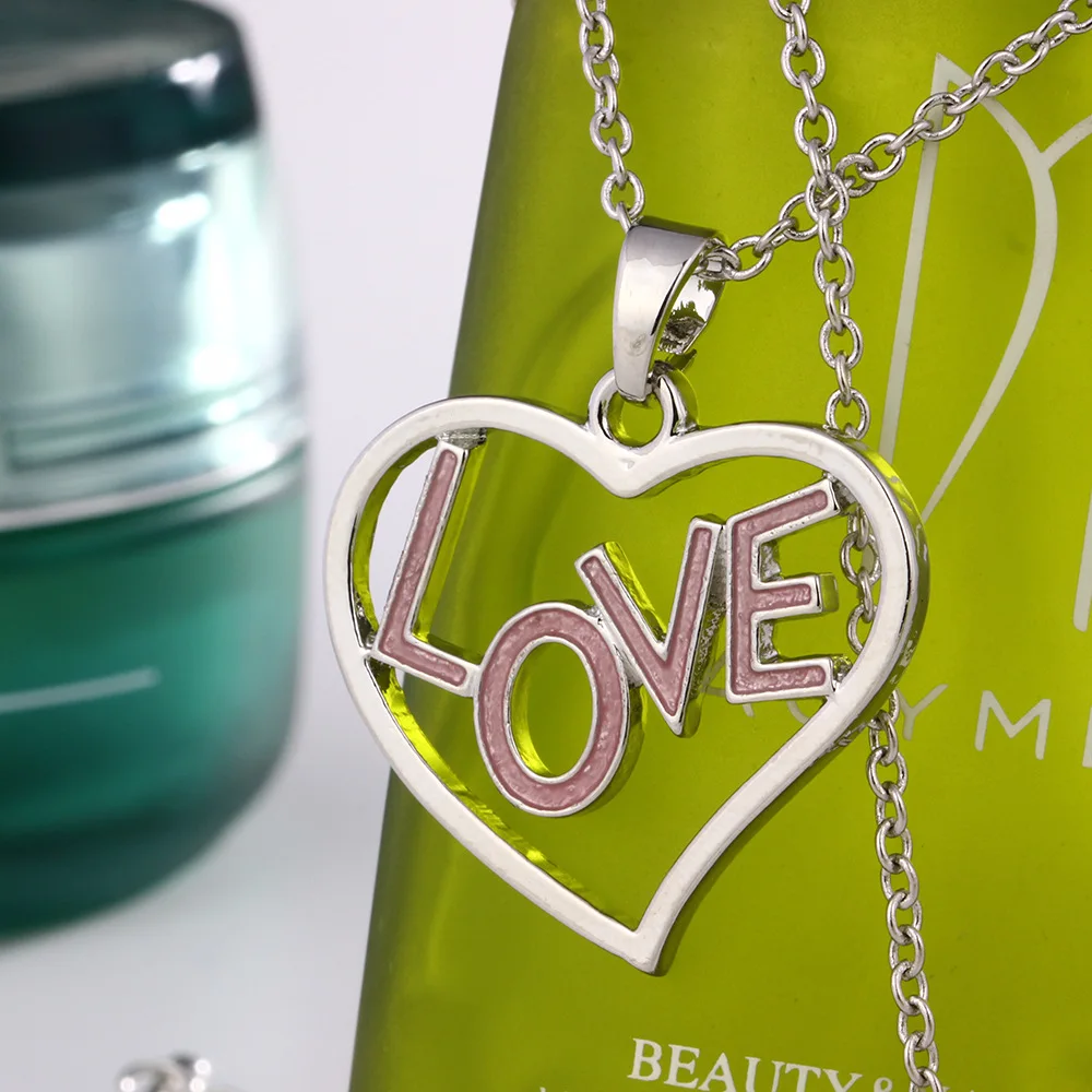 Женское ожерелье с подвеской в виде буквы Love|glow in dark necklace|glow darkglow the |