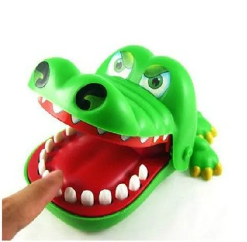 Ben Cheung genuine boxed crazy crocodile pulling teeth to bite finger toys large classic | Игрушки и хобби