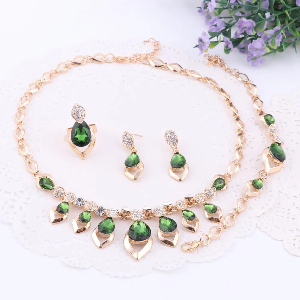 Комплект из колье серёг и кольца с кристаллами|african beads jewelry set|beaded setearrings ring set |