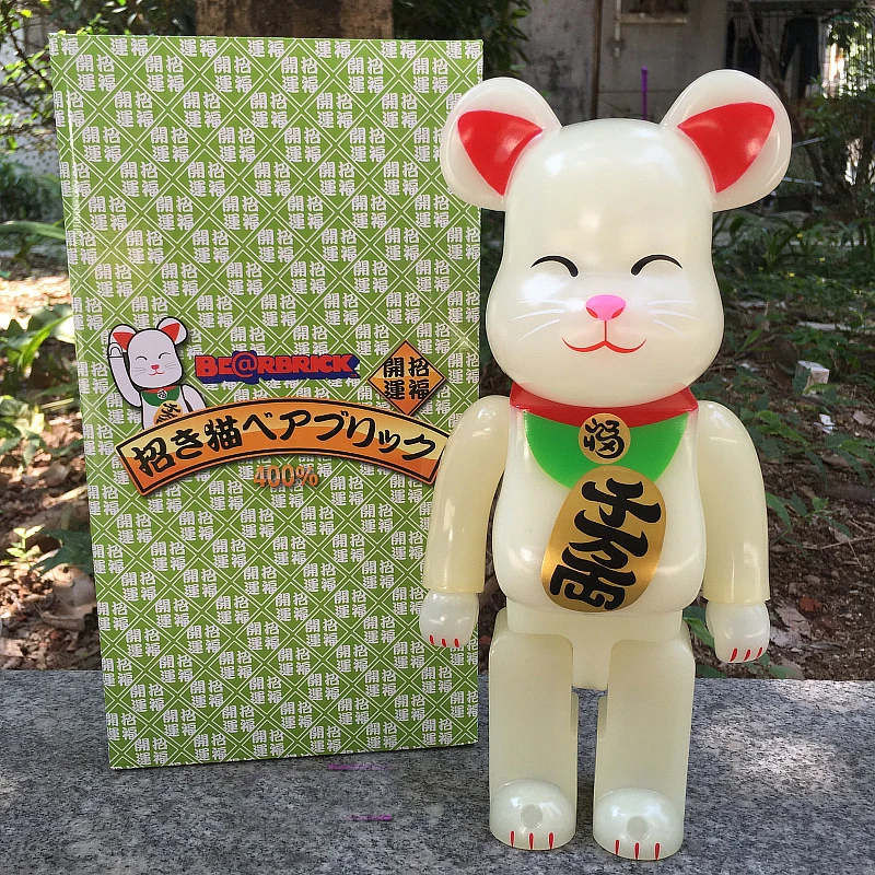 Лидер продаж виниловая кукла Bearbrick 400% 28 см светящаяся фигурка кота удачи из ПВХ