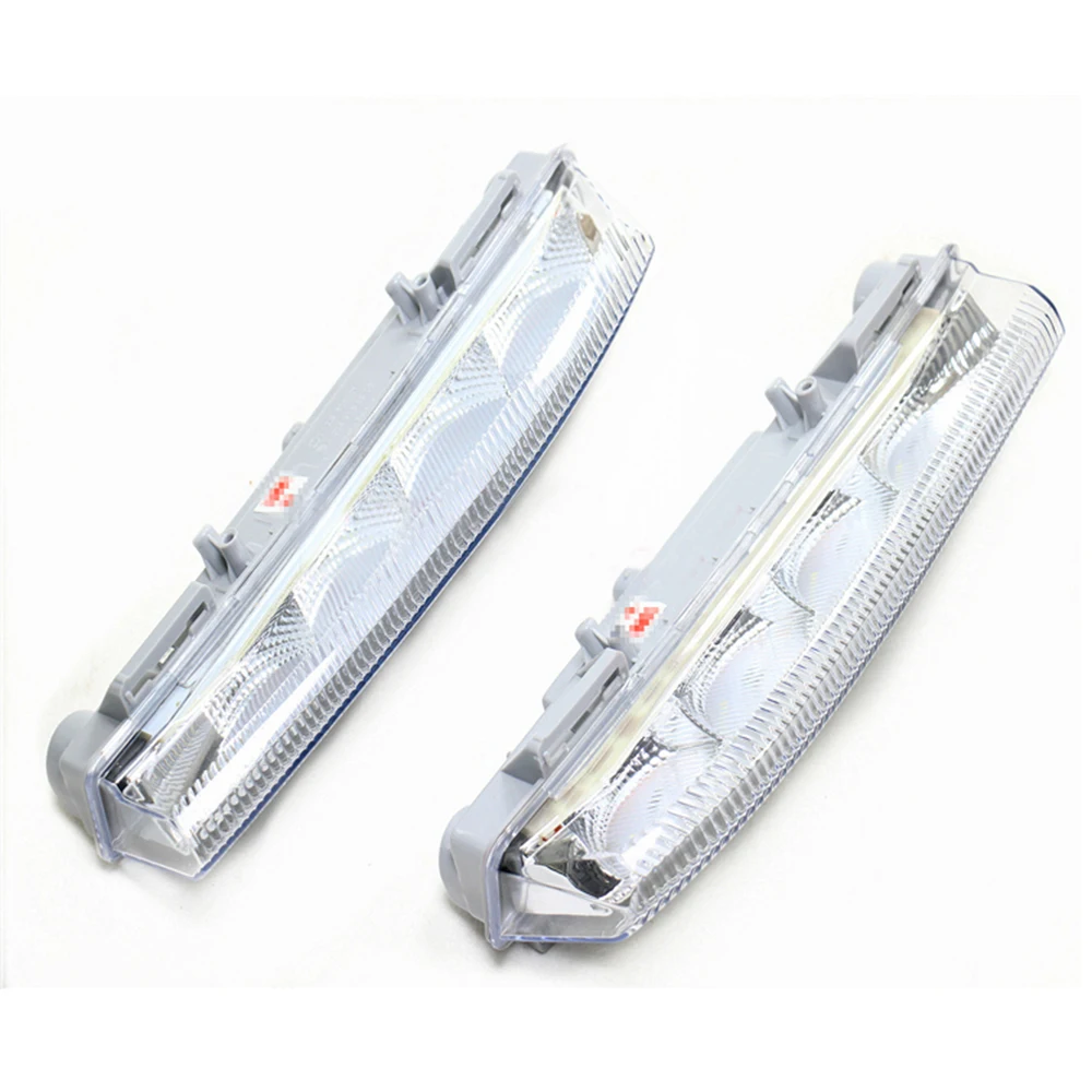 

DRL Fog Light Lamp Right/Left Fit for Benz W204 W212 S204 R172 2011-2013 2049069000 204 906 89 00