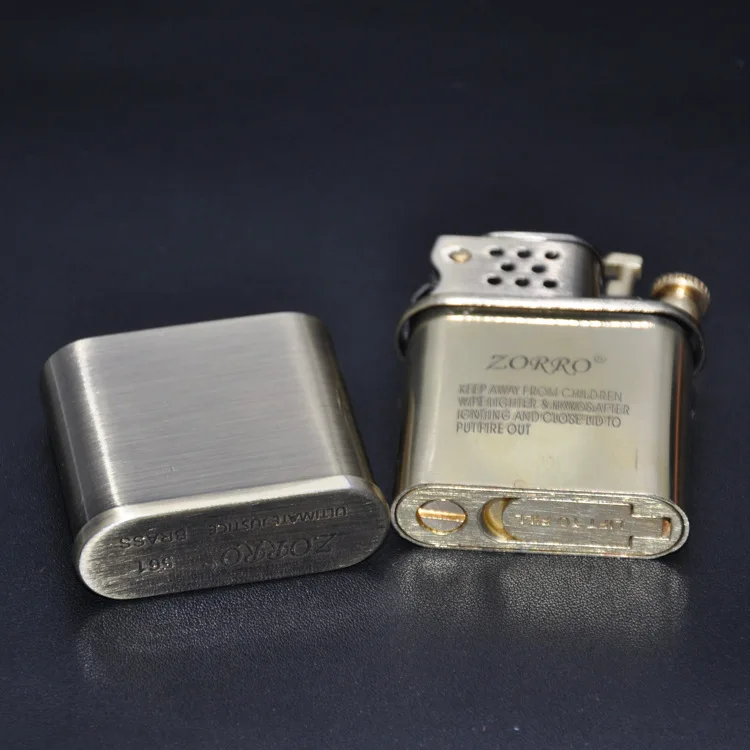ZORRO винтажная латунная масляная зажигалка, автоматическое зажигание, игра и сбор и подарок керосиновая зажигалка