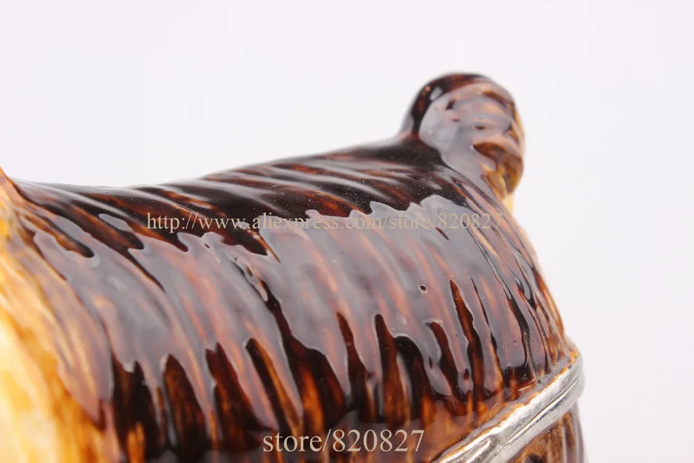 Металлический Йоркширский терьер украшенный драгоценными камнями витрина