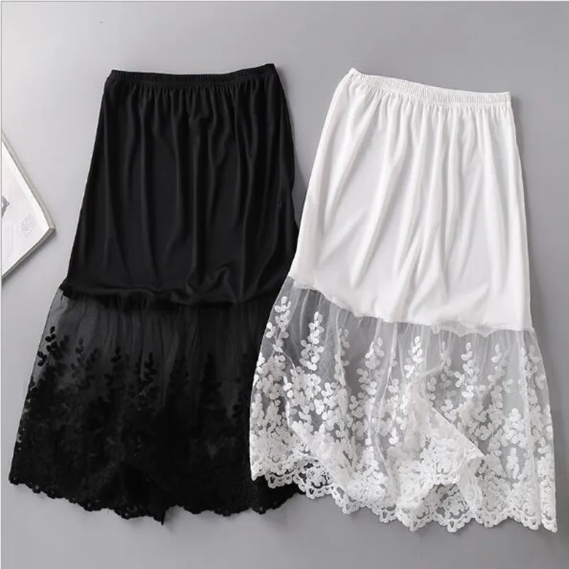 Женская винтажная черная юбка с цветочным принтом белая кружевной отделкой
