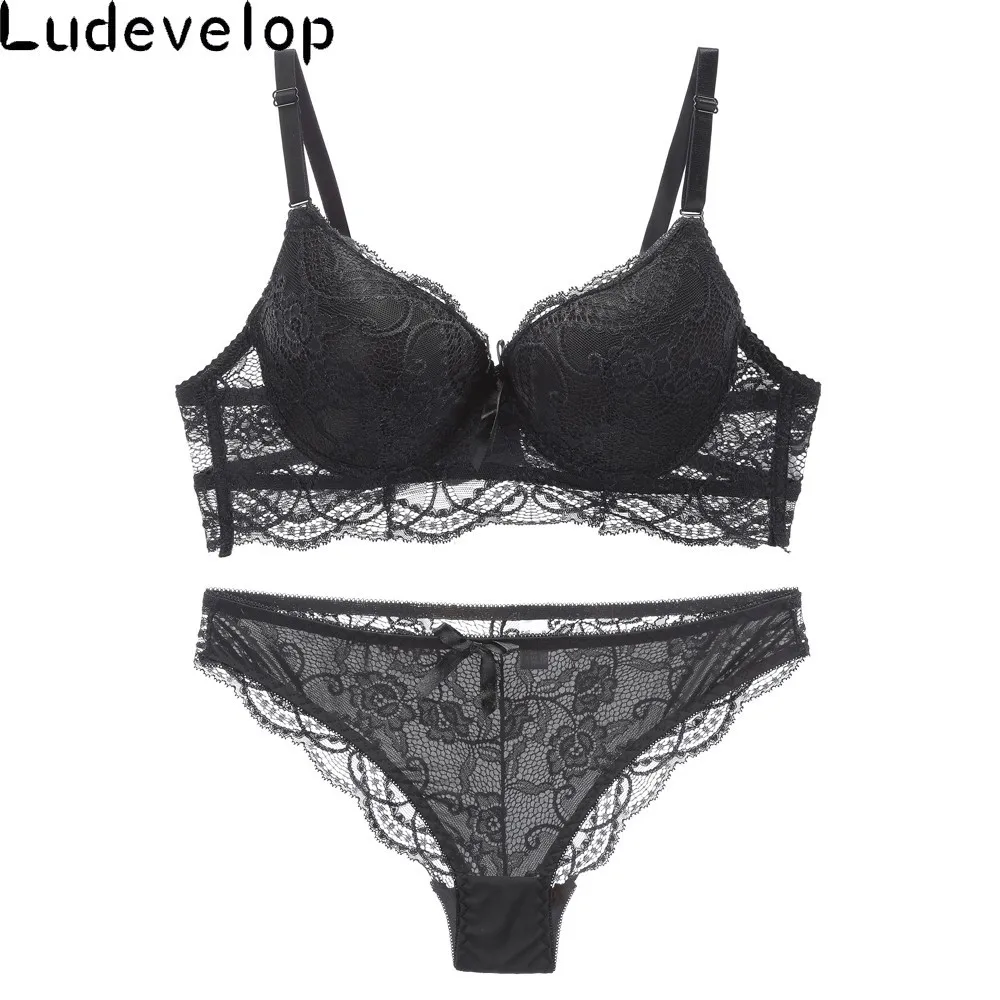 Комплект женского нижнего белья из прозрачного кружевного бюстгальтера и