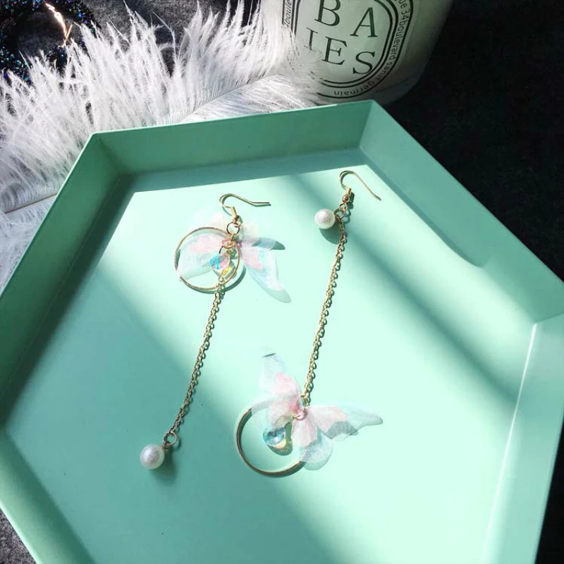 Женские асимметричные серьги бабочки круглые с длинными крыльями в стиле ретро