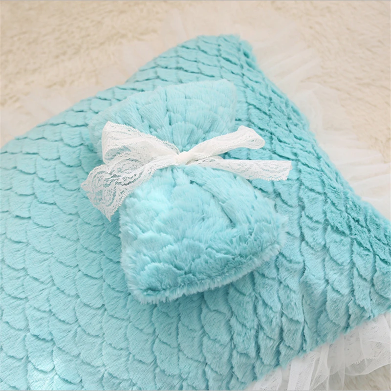 Осенне-зимняя подушка для собаки мягкая флисовая с кружевом домашних животных