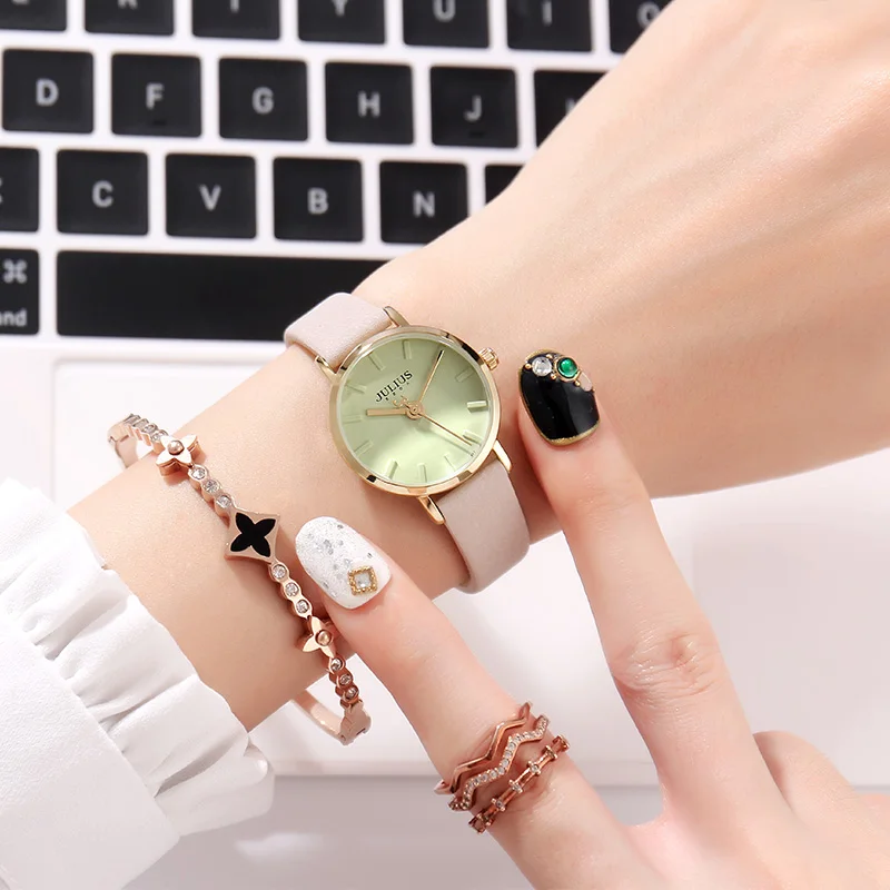 Girls Spring Summer Green Fresh Sweet Leather Quartz Watch Student Lovely Exquisite Jelly Buckle Comfort New Women Fashion Clock