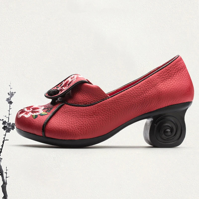 

YAERNI 2018 Women pumps high heels women leather shoes 2018 autumn ethnic embroidered genuine leather women shoes heels E499