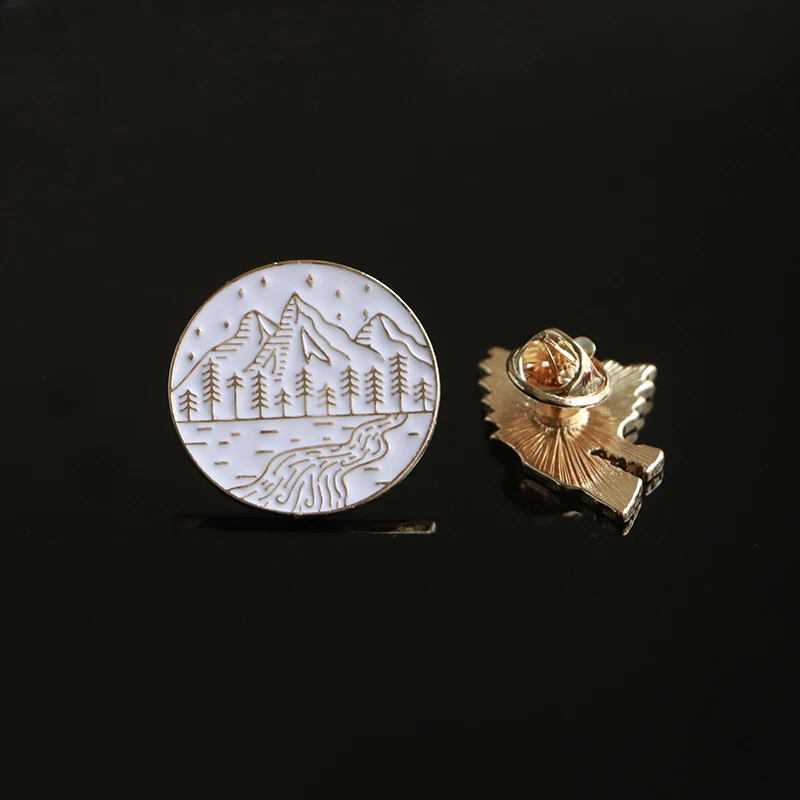 Forest Round Brooches Animal Wolf Enamel Pin for Boys Girls Lapel Pin Hat/bag Pins Denim Jacket Shirt Women Brooch Badge Q650