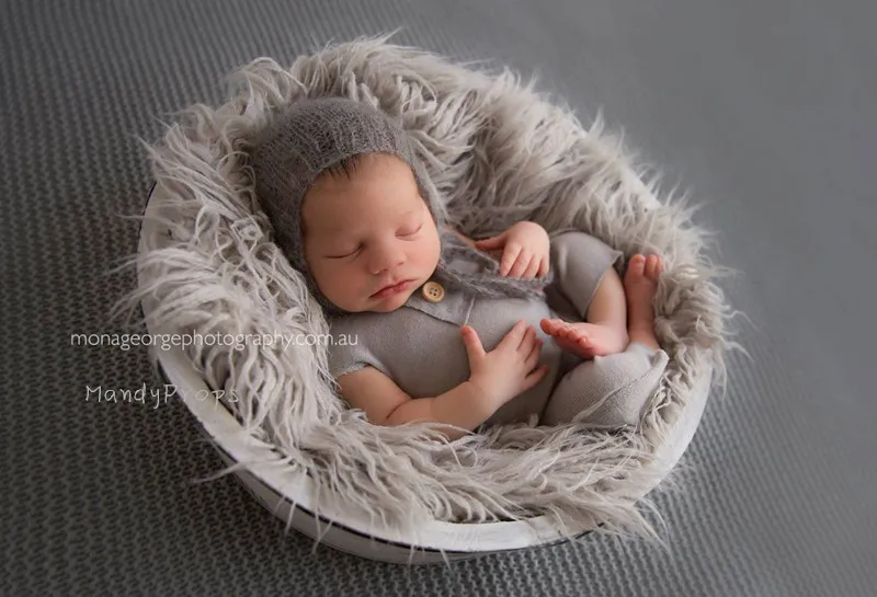 

170cmx90cm(67"x35")Mongolian Faux Fur blanket,10cm Long Faux Curly Fur Blanket,Basket stuffer filler,Newborn Photo Props