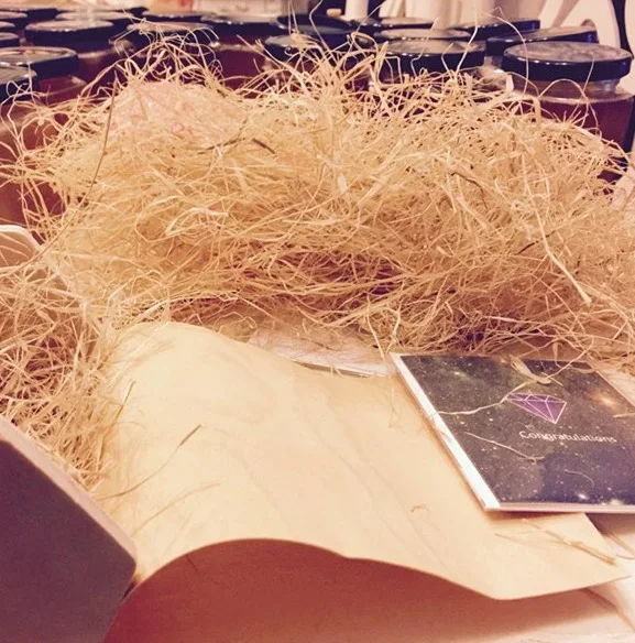 100 Г Натурального цвета рафии бумаги лента шнур Рафии свадьбы пользу коробки