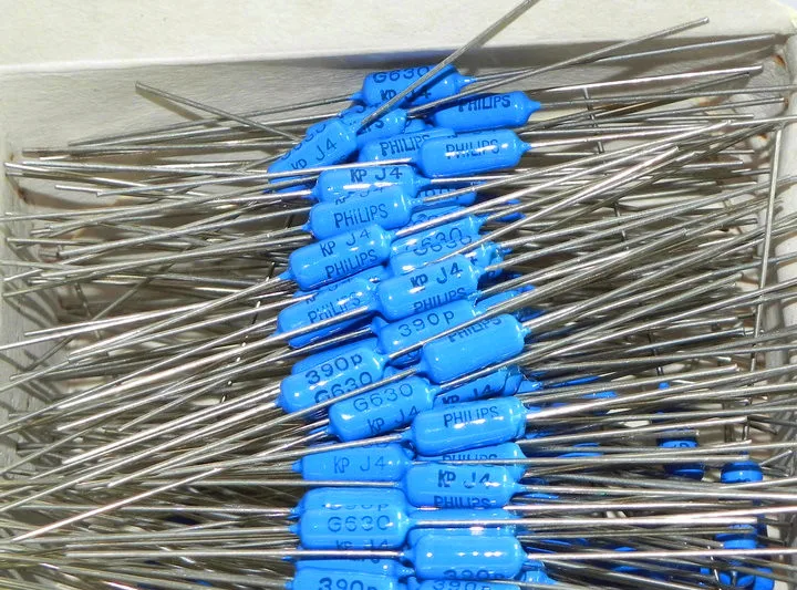 Оригинальный Новый оловянный пленочный конденсатор 100% KP462 630v390pf с осевой