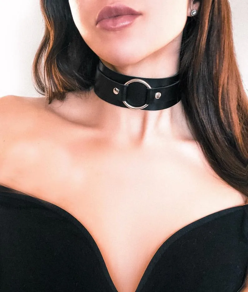 CEA. Жгут искусственная кожа BDSM Связывание осанки шеи воротник с О-образным кольцом Регулируемый воротник шеи ремень раба бондаж ремень жгут