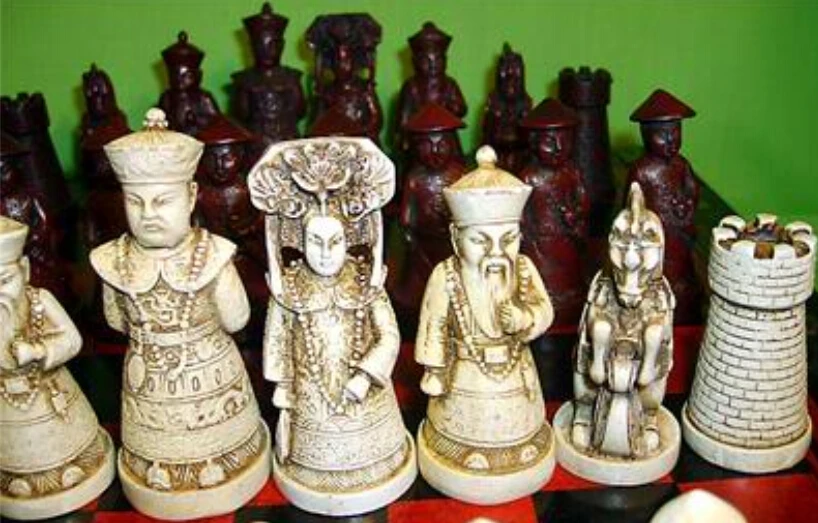 Коллекционные предметы винтажный набор из 32 шахмат с деревянным журнальным