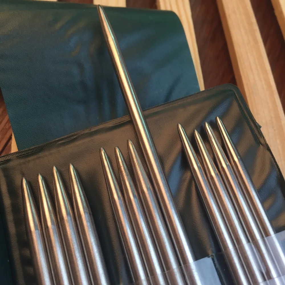 

Free Shipping 11size/Set Stainless steel Straight knitting needles set 25CM crochet hooks knitting needles set Size 6-16