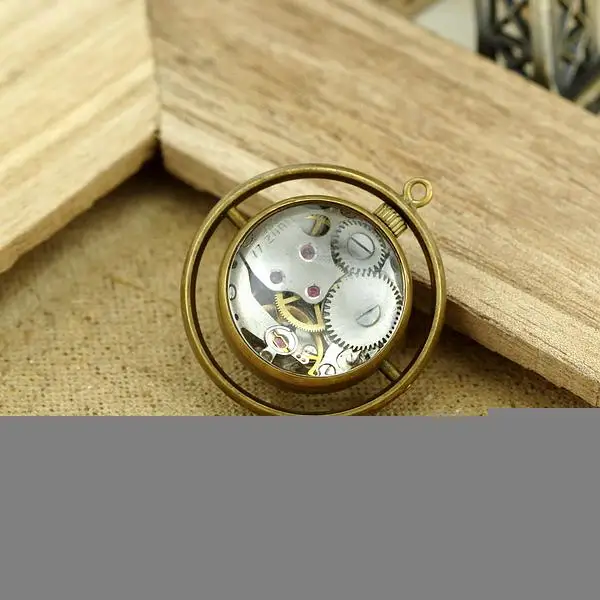 Characteristic Round Crystal Ball Roman Numerals Mechanical Pocket Watch Retro Steampunk Manual Winding Gentleman's Watch