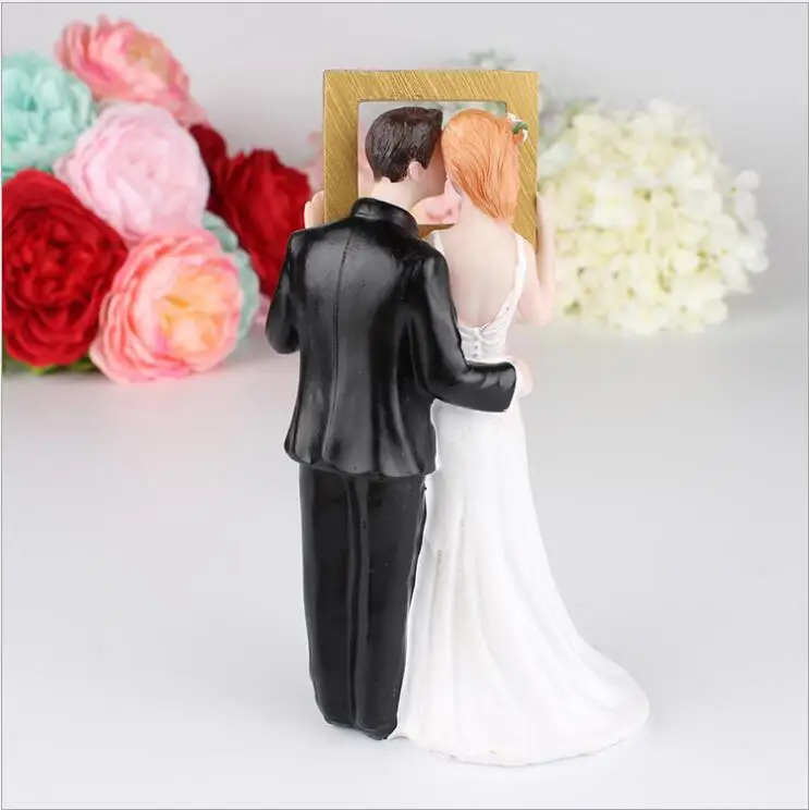 Бесплатная доставка: фоторамка для свадебного подарка, фигурка идеальной пары на свадебном тортике.