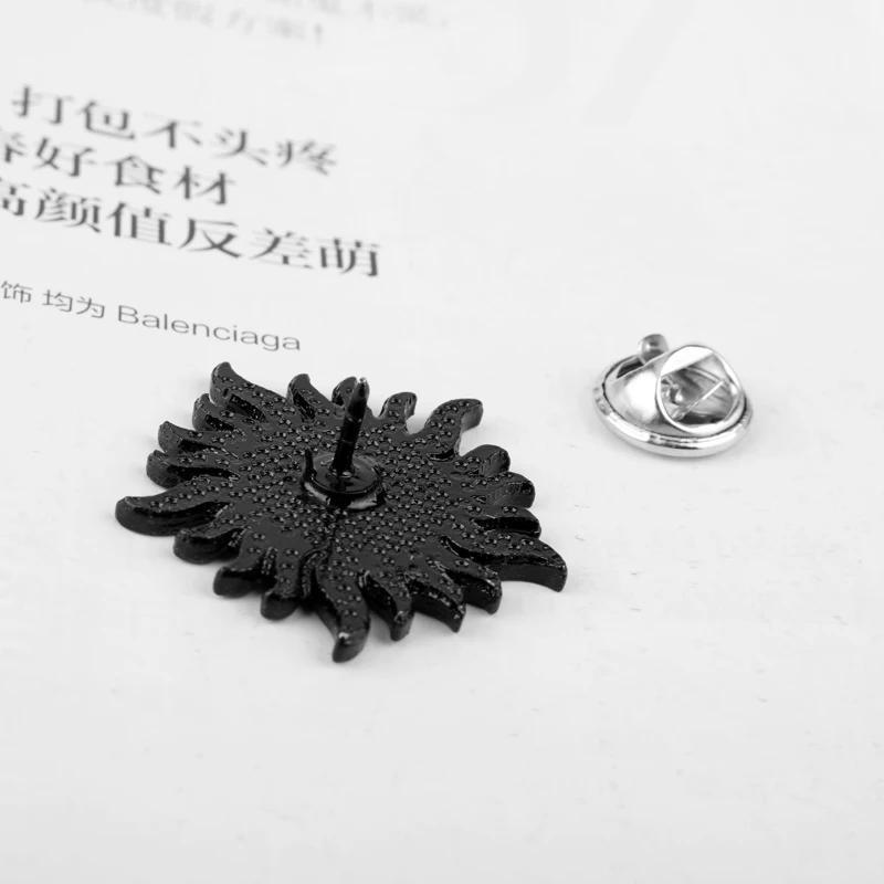 Dongsheng ТВ Ювелирная брошь Сверхъестественное черная пентаграмма эмаль броши