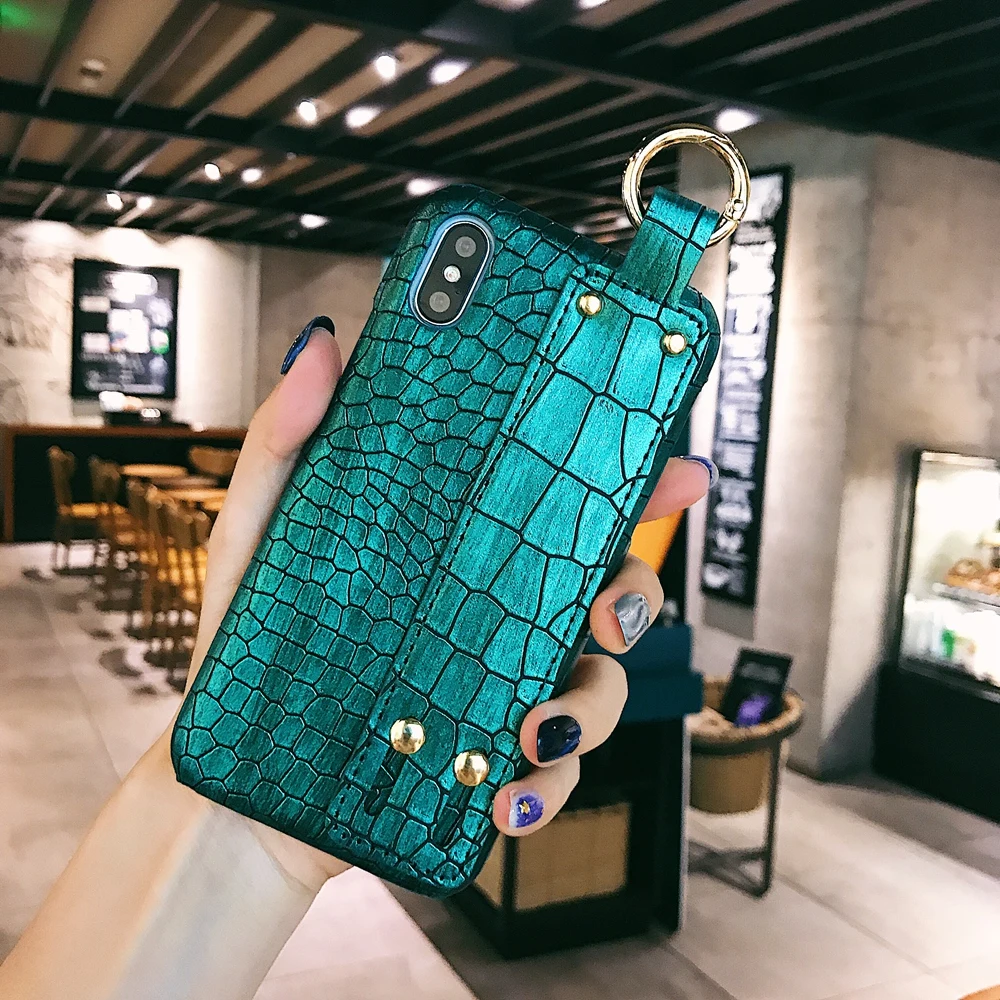 Роскошный кожаный чехол на запястье для iPhone XR 6 6S 7 8 Plus Жесткий Чехол из