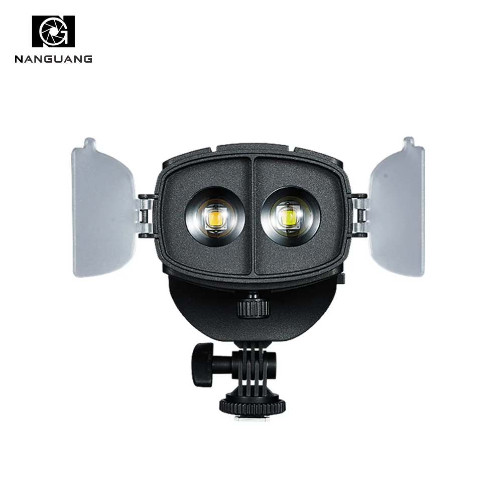 

20W LED on Camera Spotlight Bi-color 3200K-5600K LED Fresnel Lightwith Adjustable Lighting Angle+Light Bag