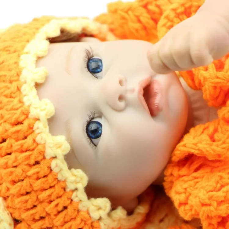 

22 "55 см мягкий силикон reborn baby bebe живой желтая одежда куклы для детей bebe подарок на ночь bonecas reborn baby распродажа