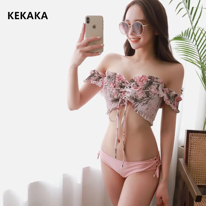 Женский купальник Bella Philosophy розовый с открытыми плечами и коротким рукавом